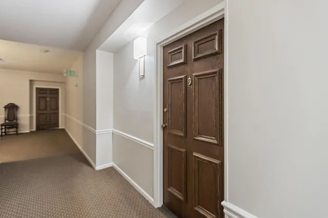 $345,000 | 5100 France Avenue South, Unit 105, Edina, MN 55410