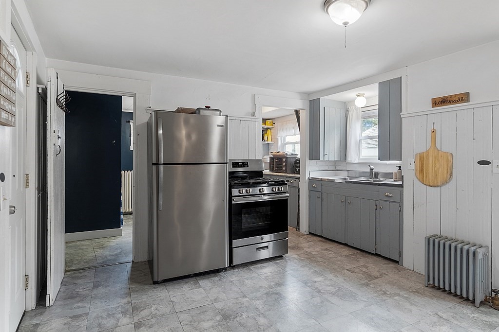 2 Brigham Street Fitchburg, MA 01420 - Photo 28 of 42