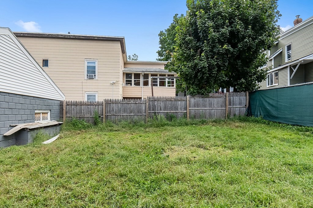 2 Brigham Street Fitchburg, MA 01420 - Photo 4 of 42