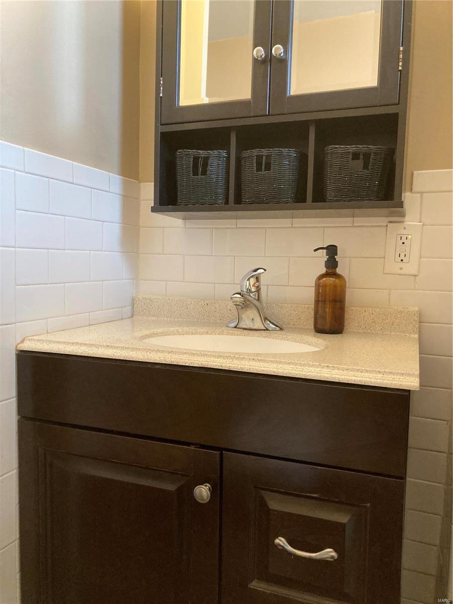 4934 Heege Road St. Louis, MO 63123 - Photo 12 of 42 Gallery Image 12