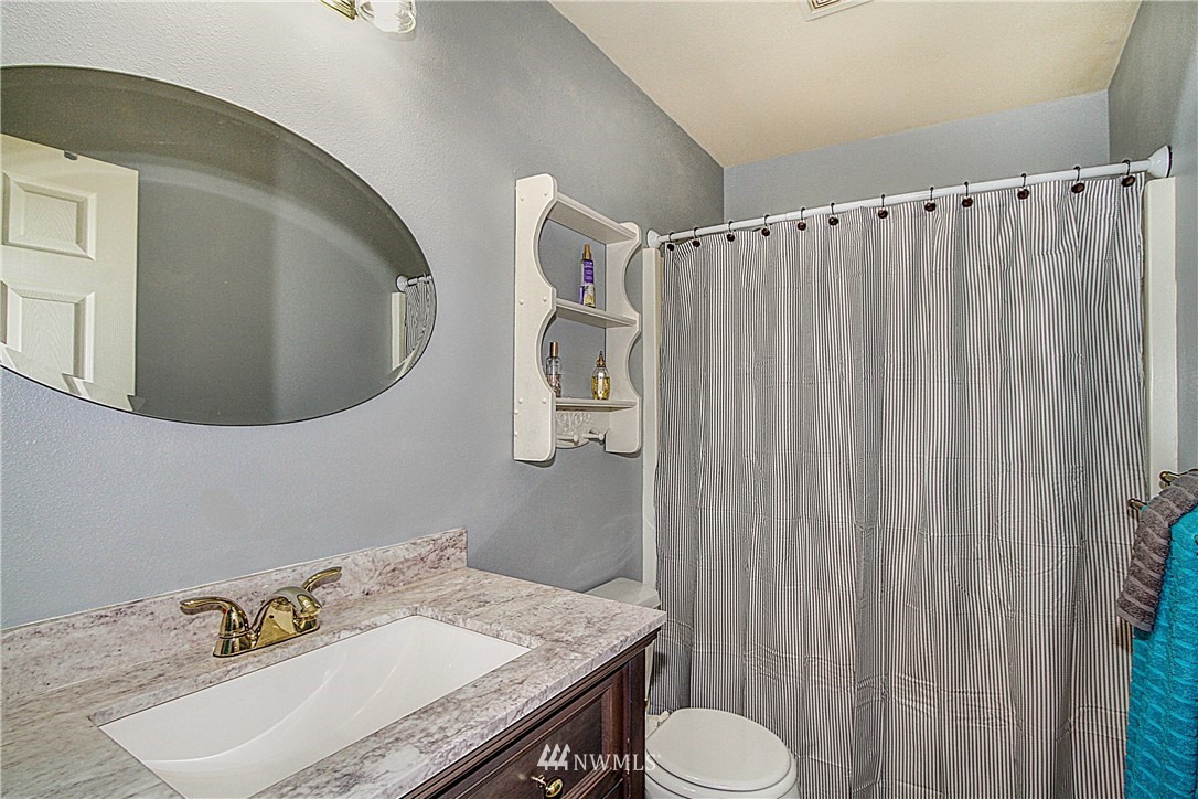 6907 174th Street Southwest Edmonds, WA 98026 - Photo 8 of 24 Gallery Image 8