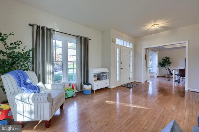 a view of entryway and hall