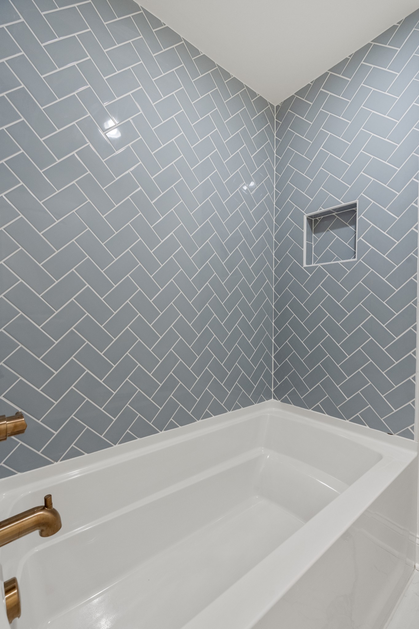 1107 Collin Drive Lebanon, TN 37087 - Photo 49 of 56 a bathroom with a bathtub