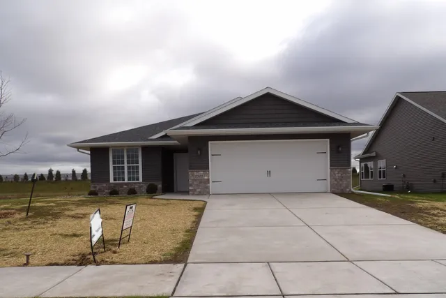 $414,900 | 2505 Tipperary Trail, De Pere, WI 54115