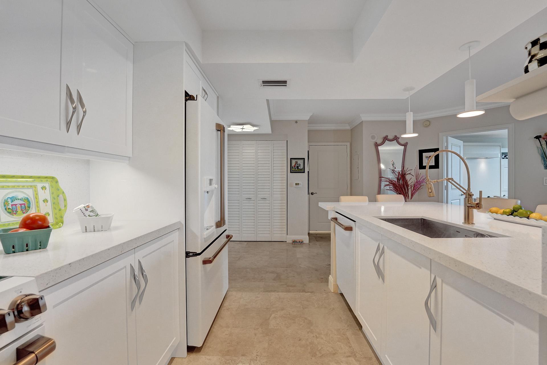 99 Southeast Mizner Boulevard, Unit 805 Boca Raton, FL 33432 - Photo 2 of 47 Palmetto Place Apt 805-PR-14