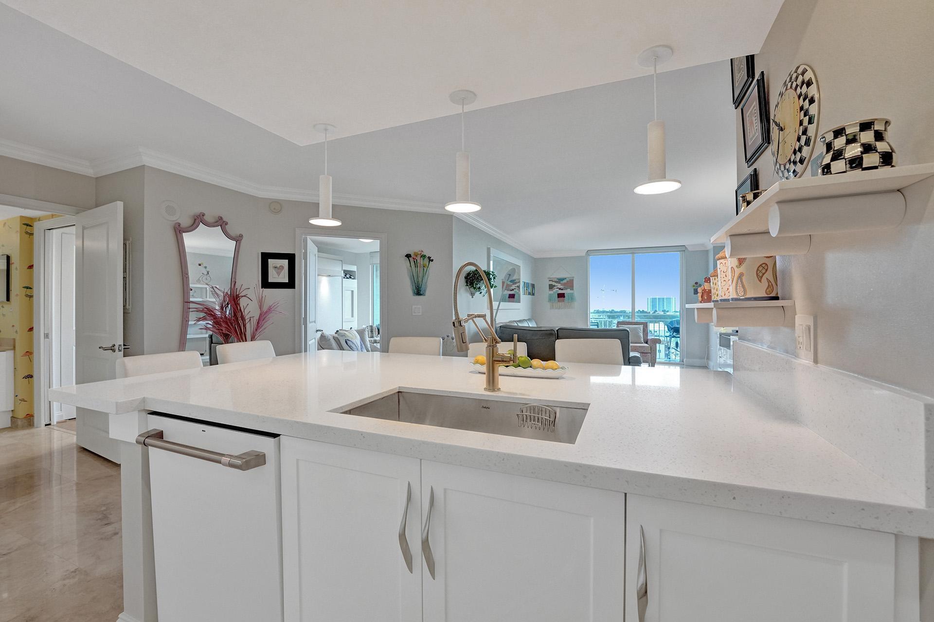 99 Southeast Mizner Boulevard, Unit 805 Boca Raton, FL 33432 - Photo 9 of 47 Palmetto Place Apt 805-PR-9