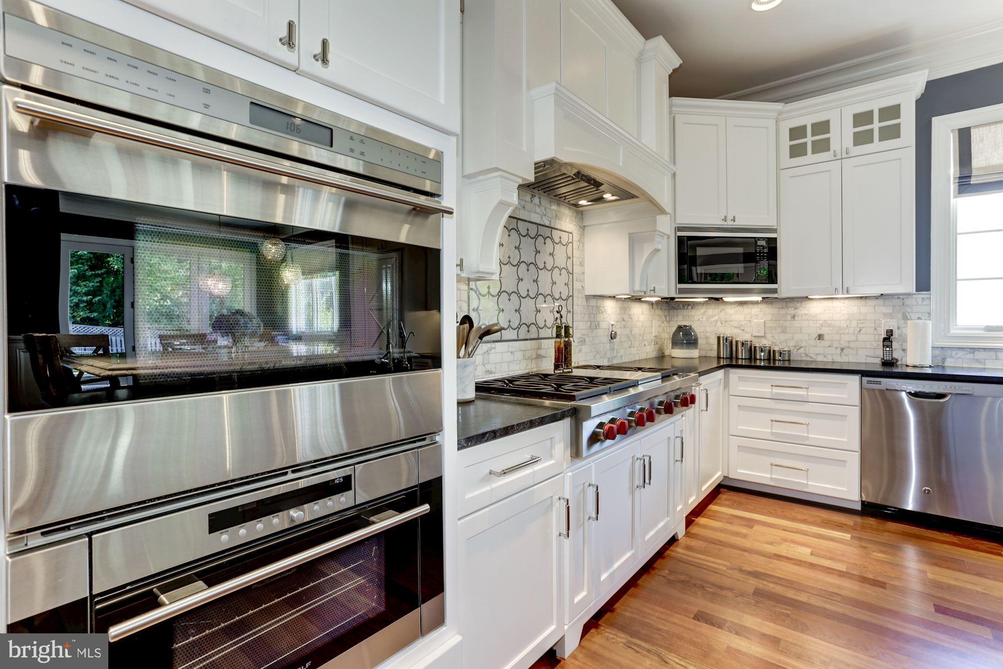 5313 Wehawken Road Bethesda, MD 20816 - Photo 11 of 50 Wall and convection oven plus microwave