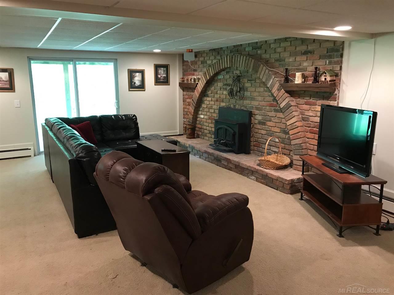 3065 Hagerman Road Leonard, MI 48367 - Photo 16 of 25 31381301-15.JPG