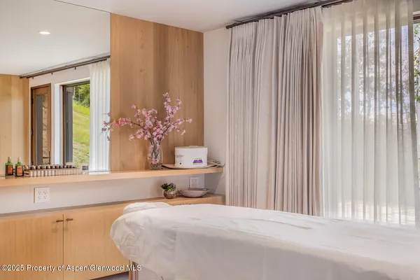 $300,000 | 511-563 Edgewood Lane, Snowmass Village, CO 81615