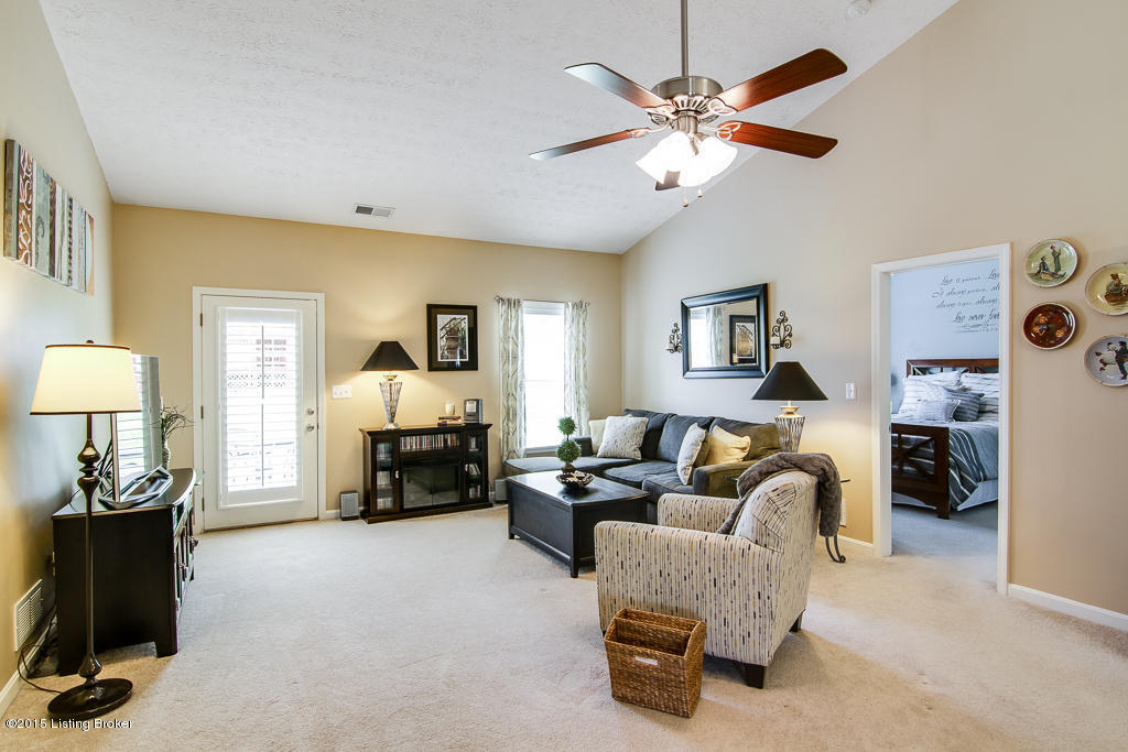 6910 Fernview Road Louisville, KY 40291 - Photo 6 of 36 6910 Fernview Rd-8