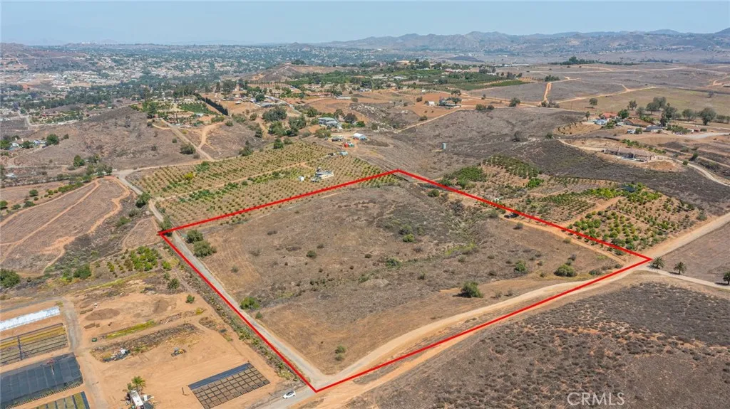 0 Vista Del Lago Drive Riverside, CA 92505 - Photo 12 of 12 a view of a dry yard with wooden fence
