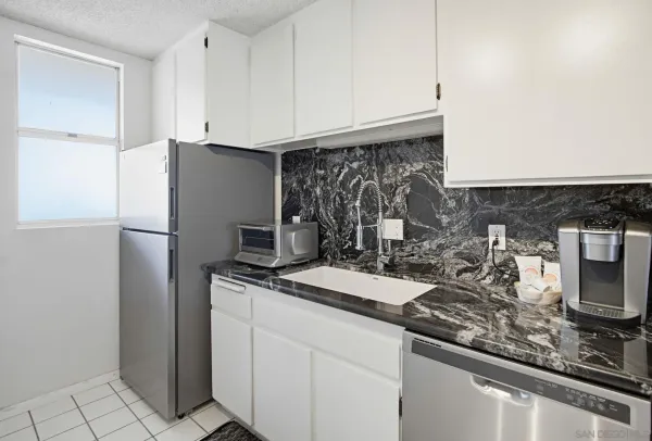 $1,299,900 | 3755 Ocean Front Walk, Unit 15, San Diego, CA 92109