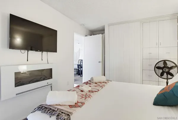 $1,299,900 | 3755 Ocean Front Walk, Unit 15, San Diego, CA 92109