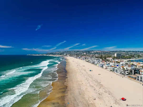 $1,299,900 | 3755 Ocean Front Walk, Unit 15, San Diego, CA 92109