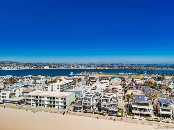 $1,299,900 | 3755 Ocean Front Walk, Unit 15, San Diego, CA 92109