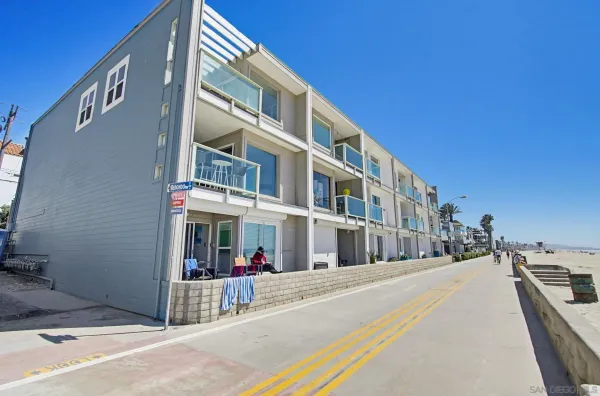 $1,299,900 | 3755 Ocean Front Walk, Unit 15, San Diego, CA 92109