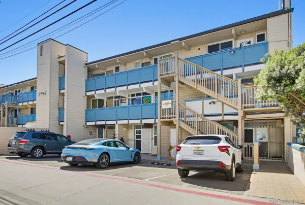 $1,299,900 | 3755 Ocean Front Walk, Unit 15, San Diego, CA 92109