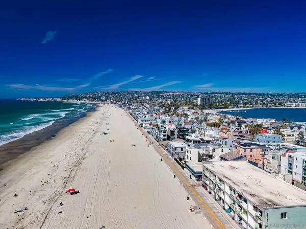 $1,299,900 | 3755 Ocean Front Walk, Unit 15, San Diego, CA 92109