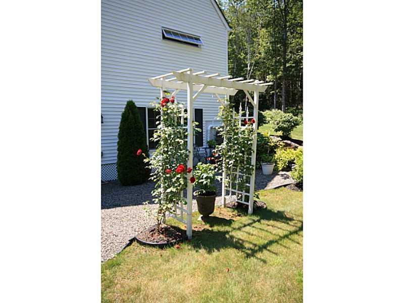 5 Yankees Way Boothbay, ME 04544 - Photo 7 of 34 Yard/Garden.