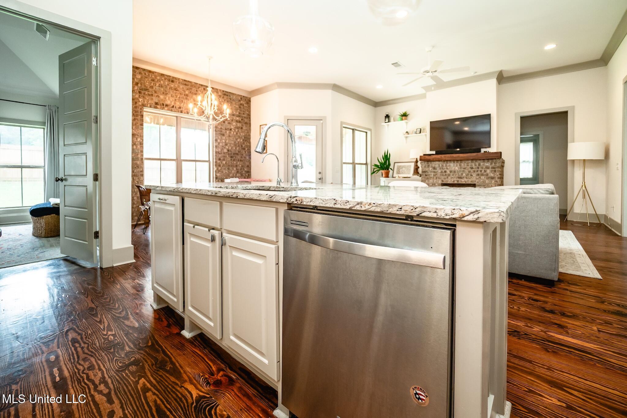 204 Grace Drive Flowood, MS 39232 - Photo 14 of 37 P6160016