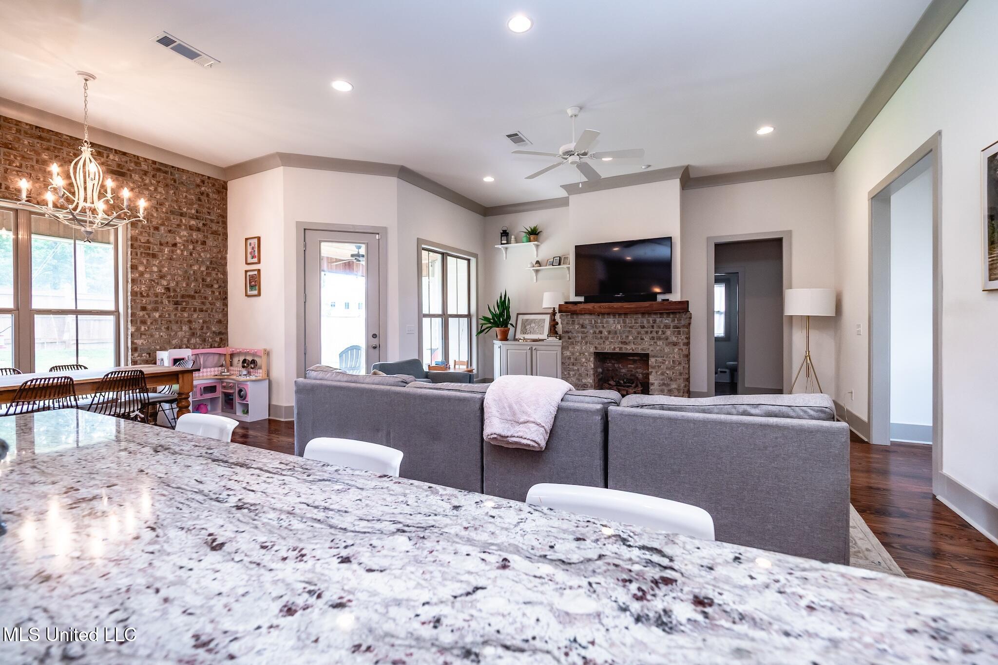 204 Grace Drive Flowood, MS 39232 - Photo 15 of 37 P6160017