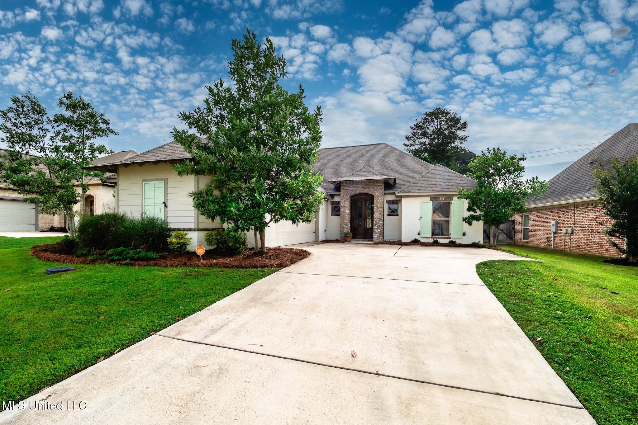 204 Grace Drive Flowood, MS 39232 - Photo 2 of 37 P6160002-Edit