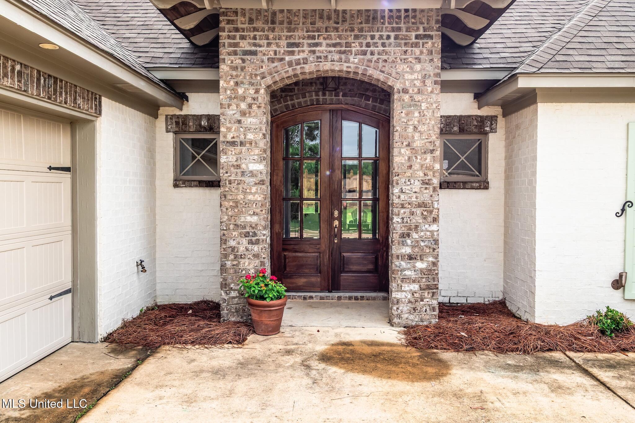 204 Grace Drive Flowood, MS 39232 - Photo 3 of 37 P6160003-Edit