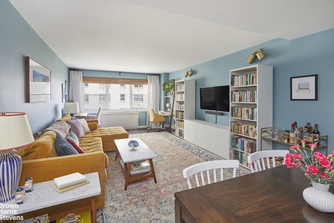 520 East 76th Street, Unit 10G Manhattan, NY 10021 - Photo 2 of 9