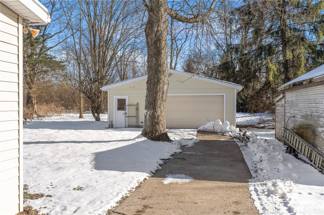 742 Alpha Road Beavercreek, OH 45301 - Photo 4 of 25