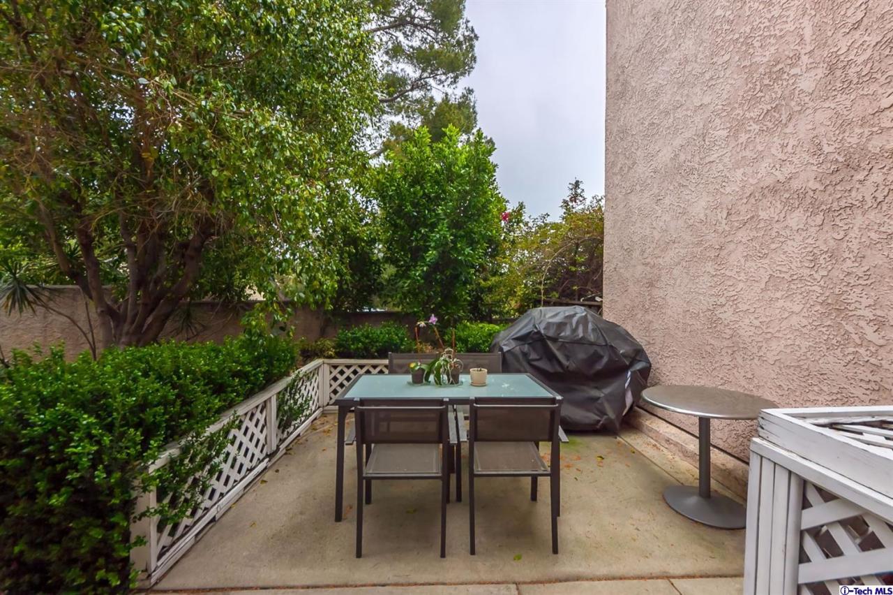 6255 Honolulu Avenue, Unit 5 Tujunga, CA 91042 - Photo 9 of 10 a view of a patio with couple of chairs