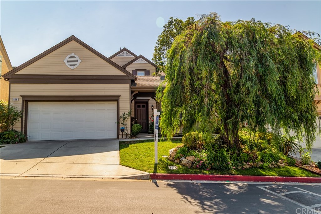 611 Poets Square Fallbrook, CA 92028 - Photo 1 of 36