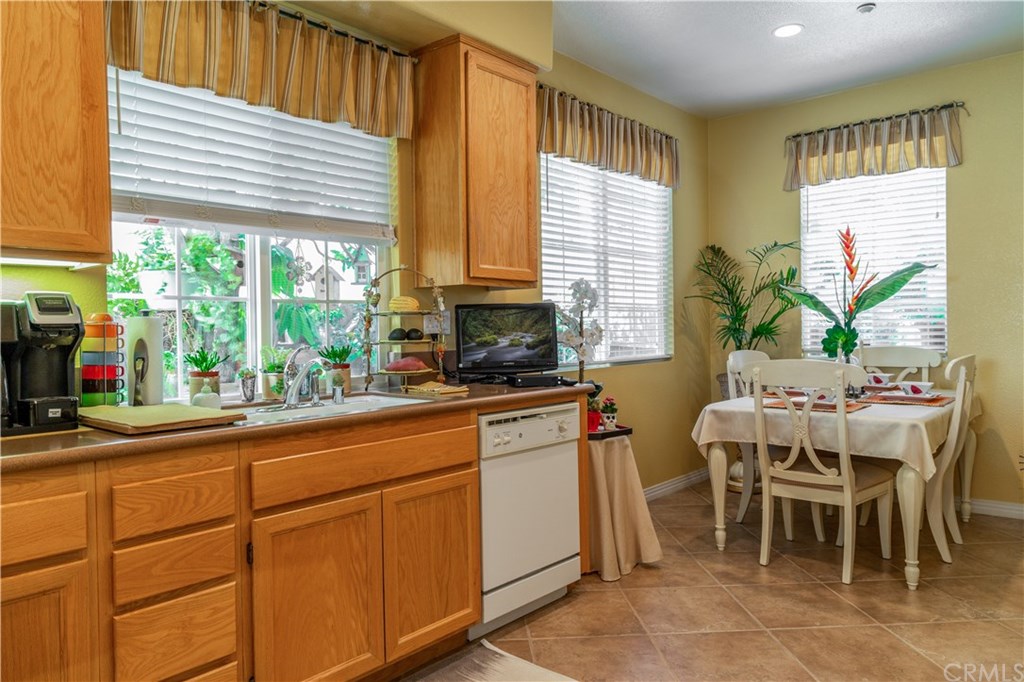 611 Poets Square Fallbrook, CA 92028 - Photo 11 of 36