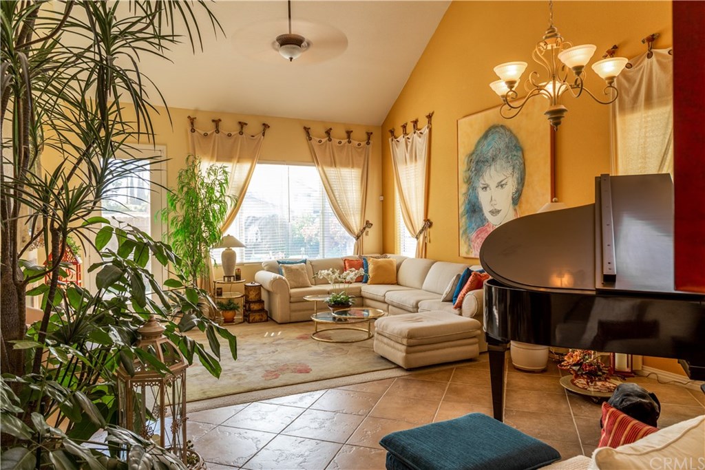 611 Poets Square Fallbrook, CA 92028 - Photo 13 of 36