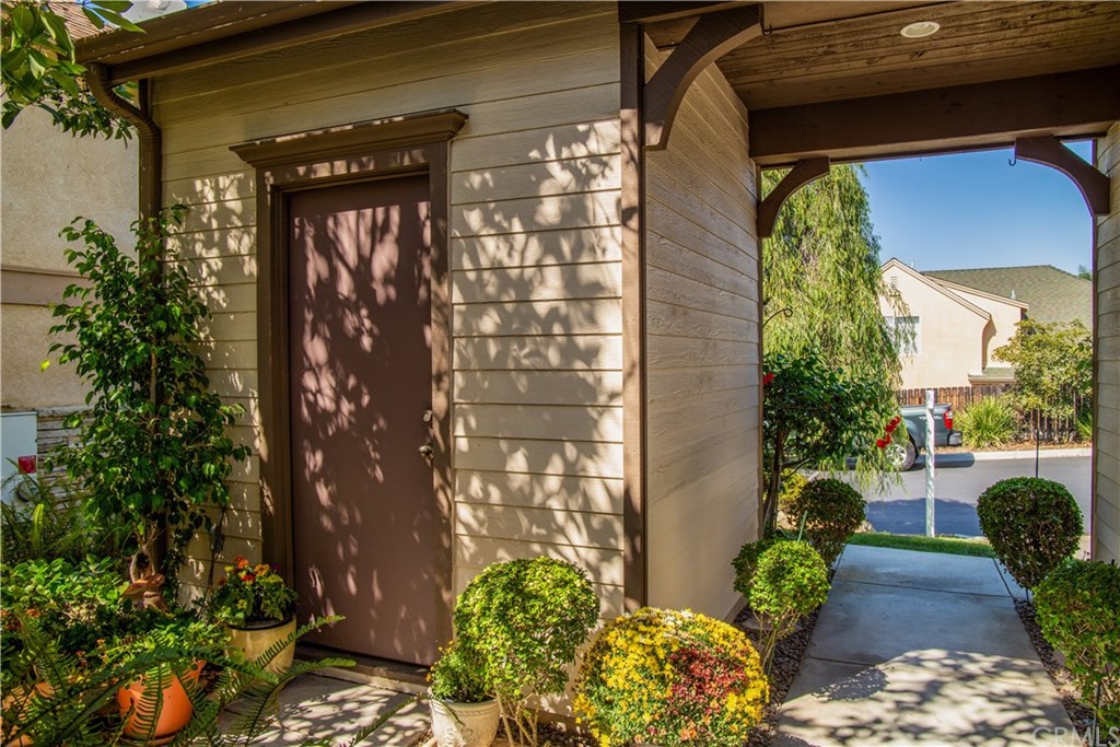 611 Poets Square Fallbrook, CA 92028 - Photo 6 of 36