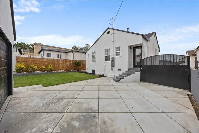 a front view of house with yard