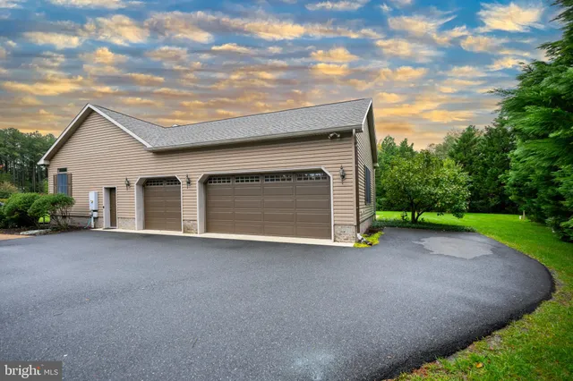 $629,900 | 29 Hidden Hills Drive, Seaford, DE 19973