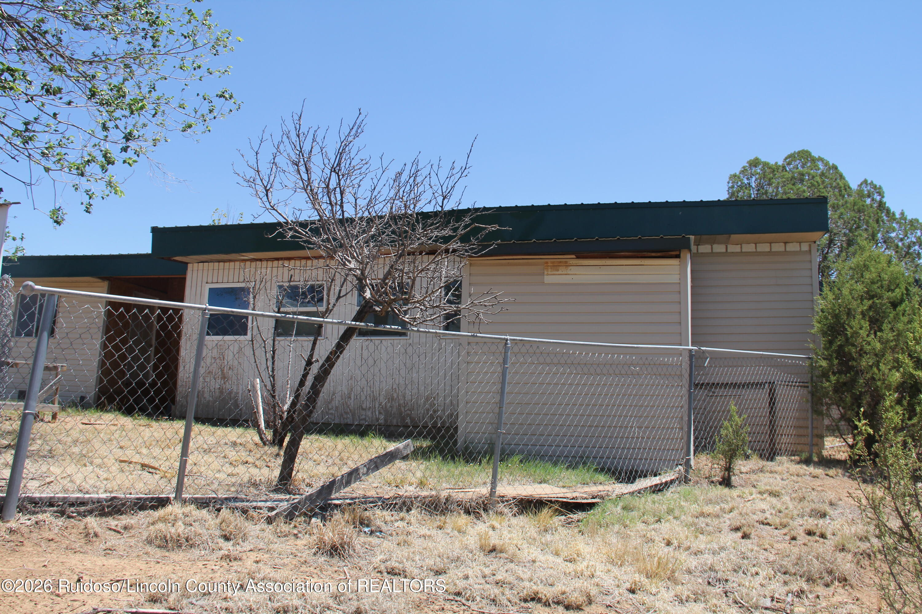 203 Main Road Capitan, NM 88316 - Photo 13 of 32 Gallery Image 13