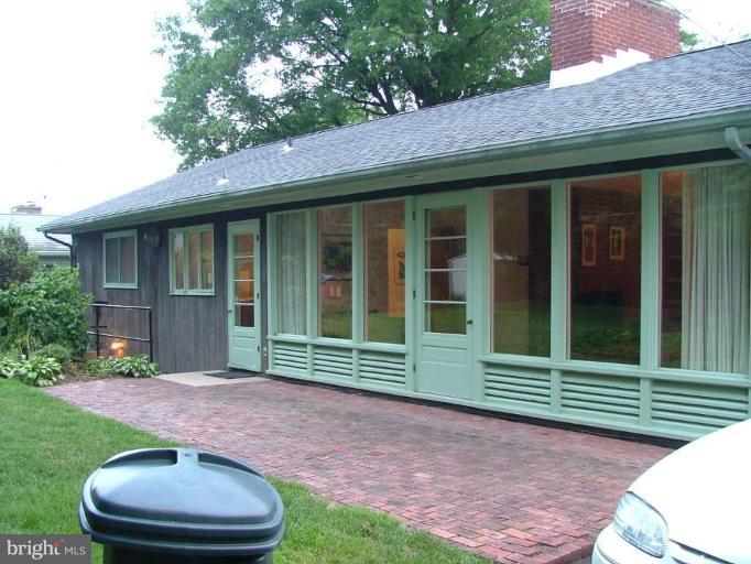514 Piccadilly Road Towson, MD 21204 - Photo 9 of 14 Porch