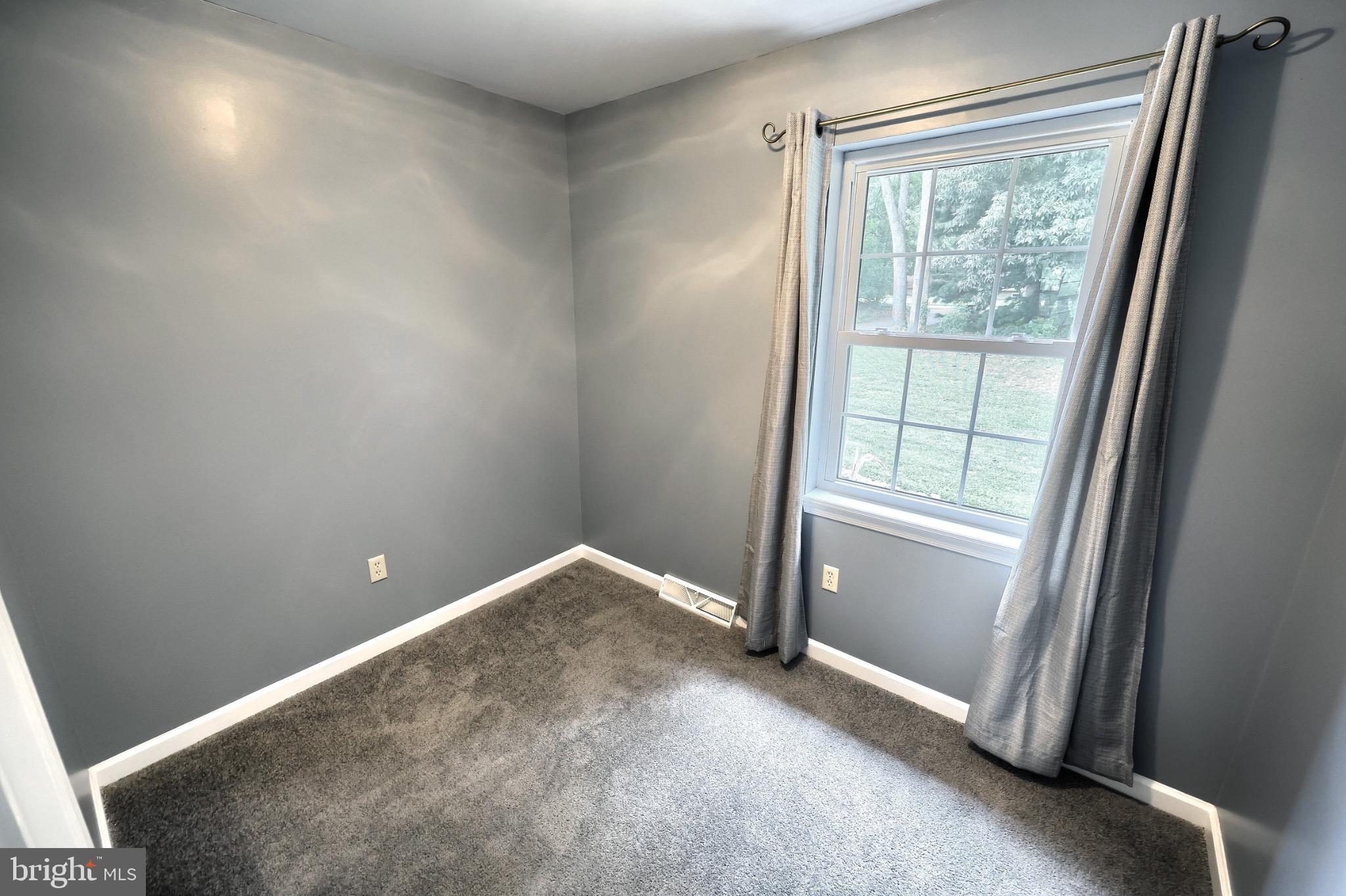 10 Edith Drive Windsor, PA 17366 - Photo 29 of 50 an empty room with windows