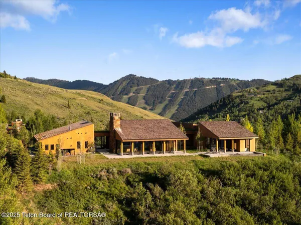 $18,500,000 | 585 Sena Road, Jackson, WY 83001
