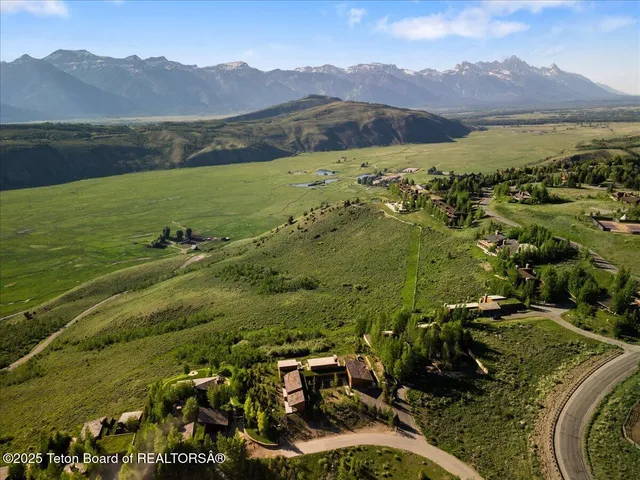 $18,500,000 | 585 Sena Road, Jackson, WY 83001