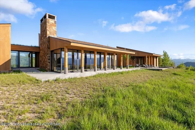 $18,500,000 | 585 Sena Road, Jackson, WY 83001