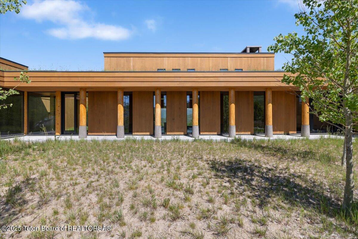 585 Sena Road Jackson, WY 83001 - Photo 37 of 55 Courtyard