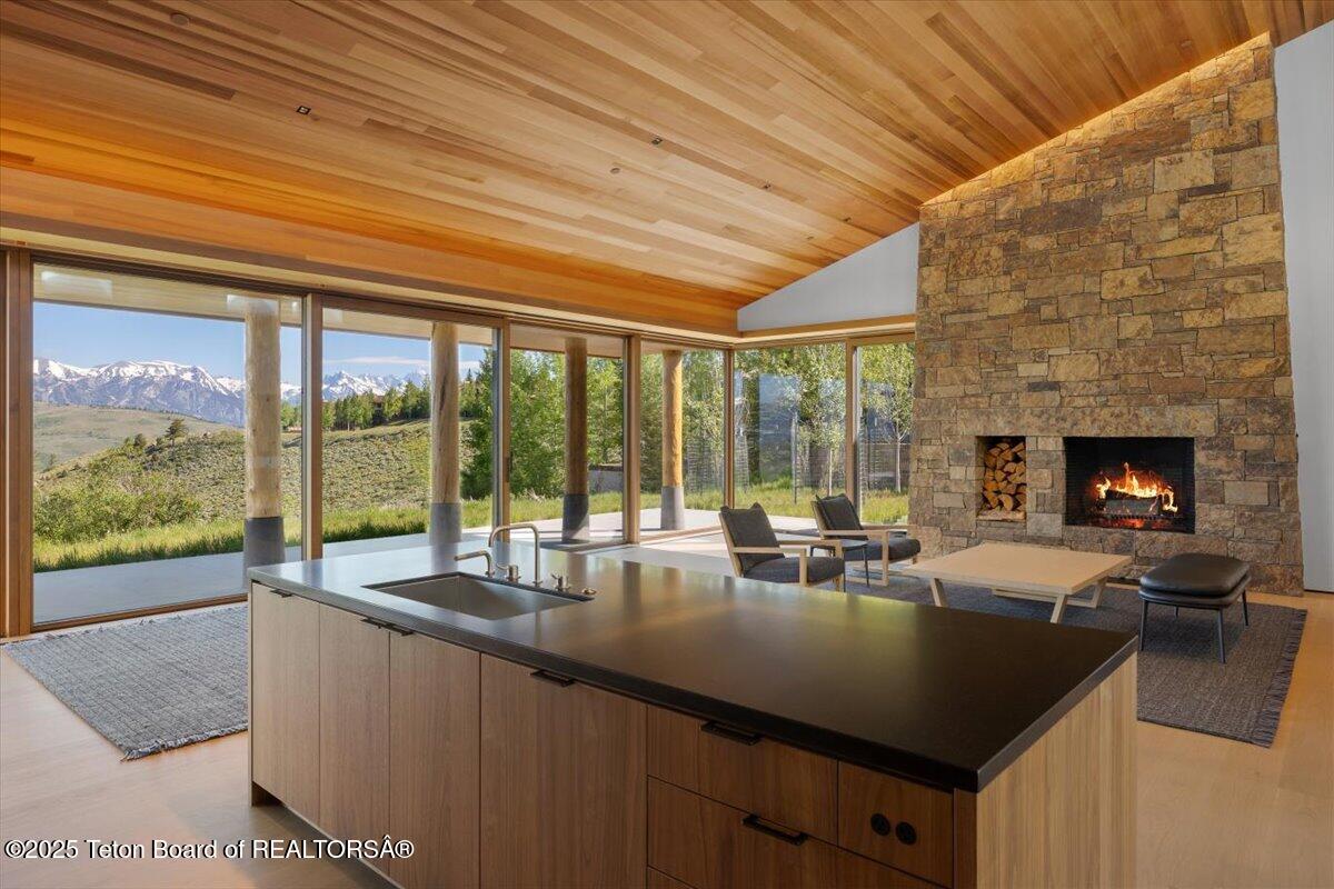 585 Sena Road Jackson, WY 83001 - Photo 4 of 55 Kitchen Island