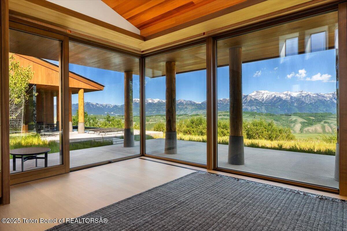 585 Sena Road Jackson, WY 83001 - Photo 50 of 55 Dining Area Views