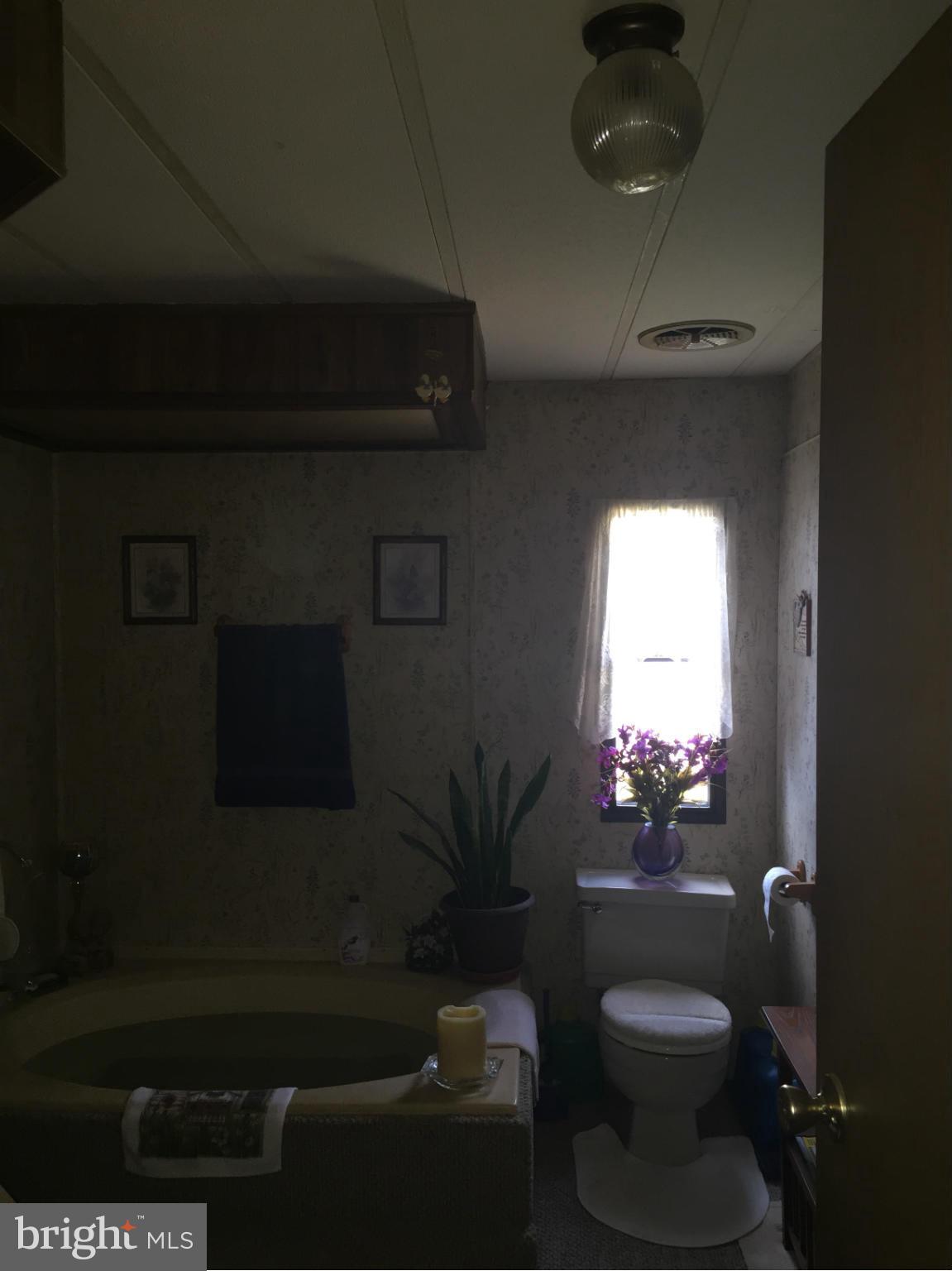 6907 Bowers Road Frederick, MD 21702 - Photo 5 of 6 Bath