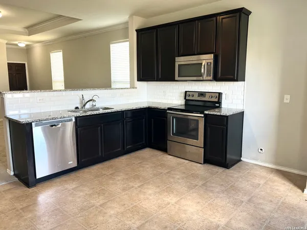 $1,750 | 10151 Castello Canyon, San Antonio, TX 78254