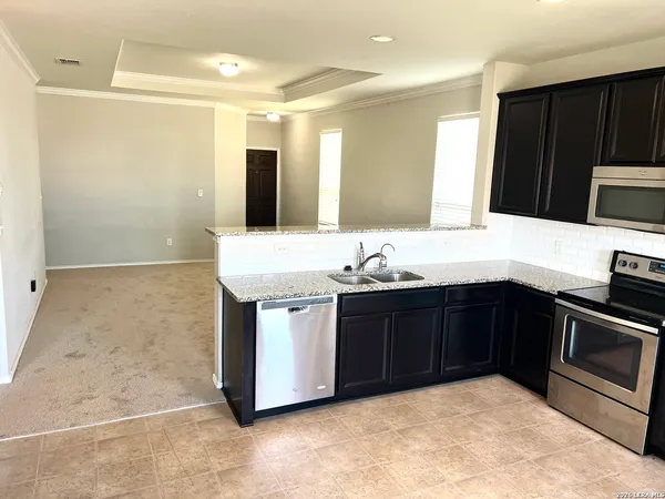 $1,750 | 10151 Castello Canyon, San Antonio, TX 78254