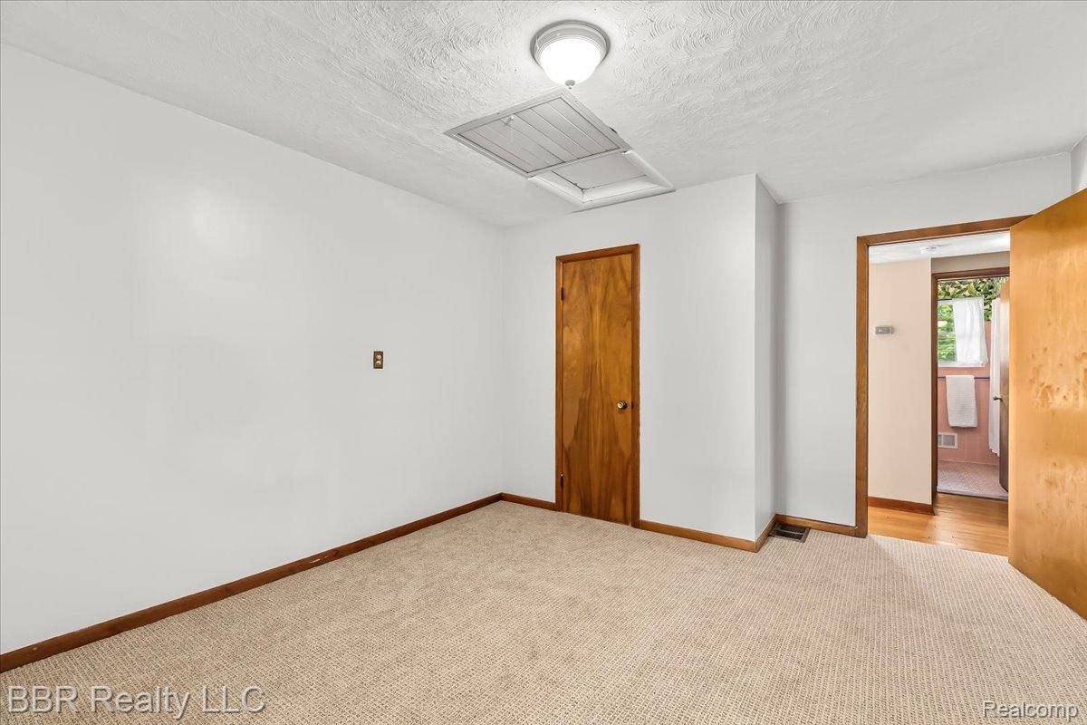 27771 West Road New Boston, MI 48164 - Photo 28 of 45 Bonus Room