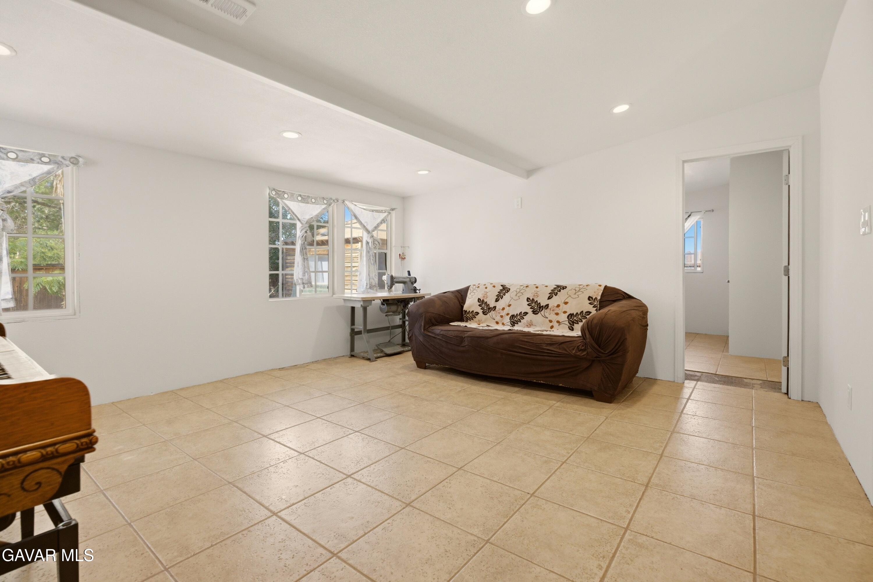 3160 East Ave R8 Palmdale, CA 93550 - Photo 7 of 25 JPP04775_38abc81a